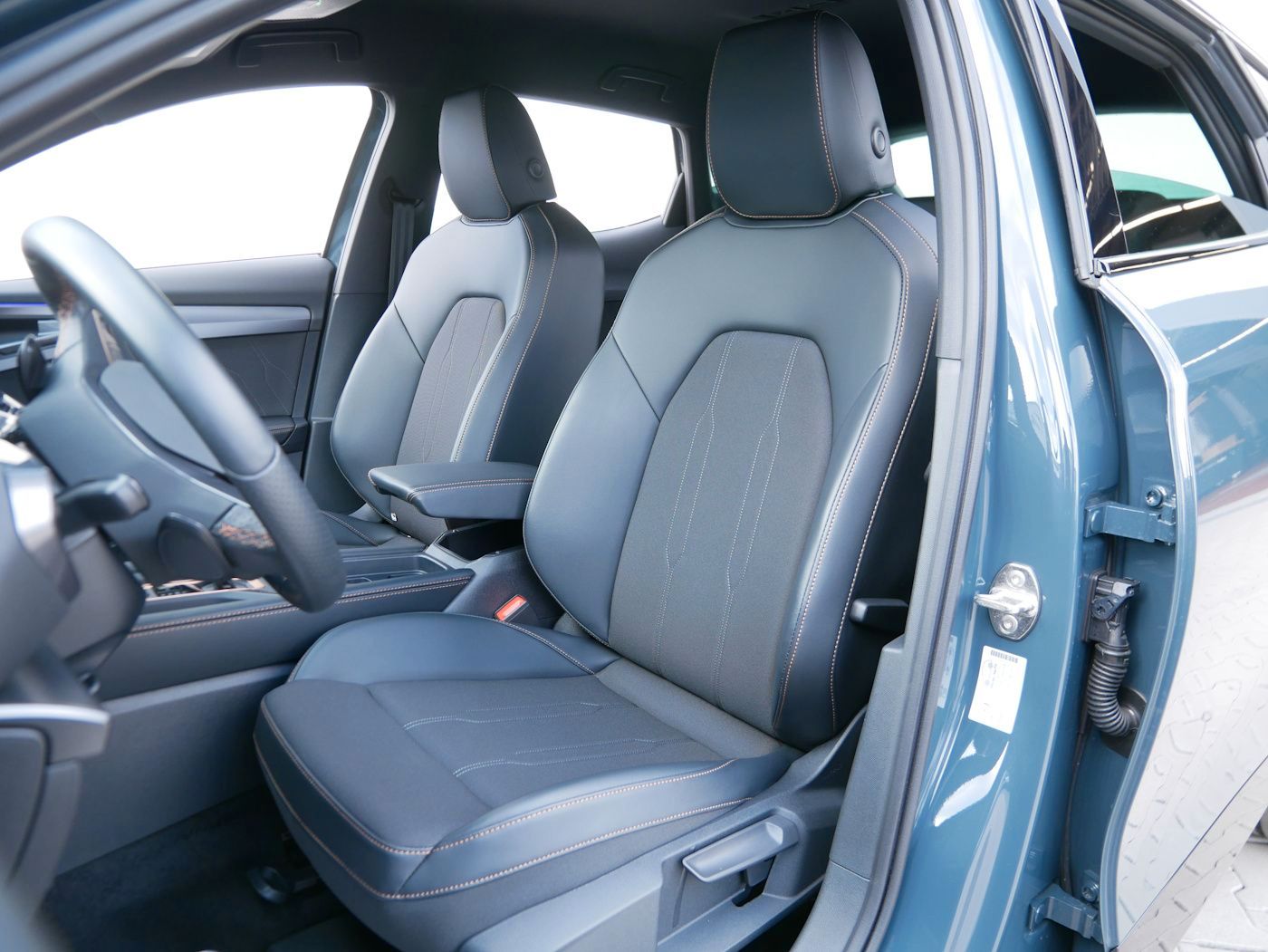 Fahrzeugabbildung CUPRA Formentor 1.5 eTSI NEU45T DSG ACC Kamera SHZ+LHZ