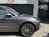 Porsche Macan Turbo Turbo - Porsche Gebrauchtwagen in München