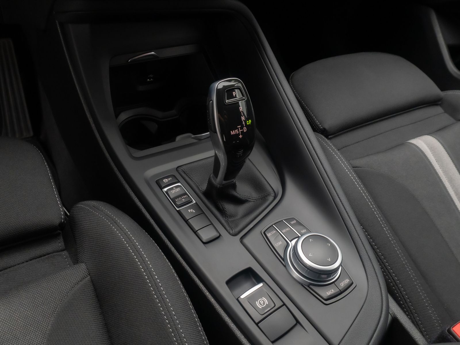 Fahrzeugabbildung BMW X1sD18i DAB HiFi Lenkrhzg DrivAssist Parkassist