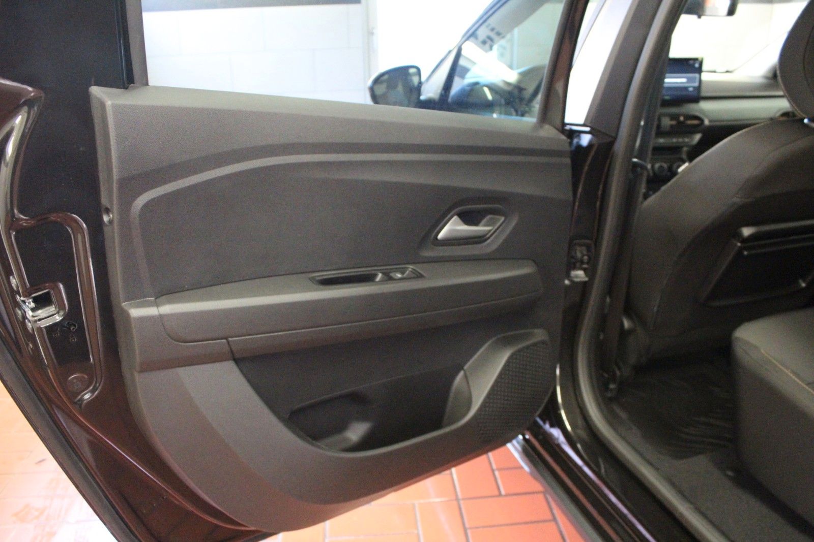 Fahrzeugabbildung Dacia Jogger Eco-G 120 Extreme 5 Sitzer  Winterp.*