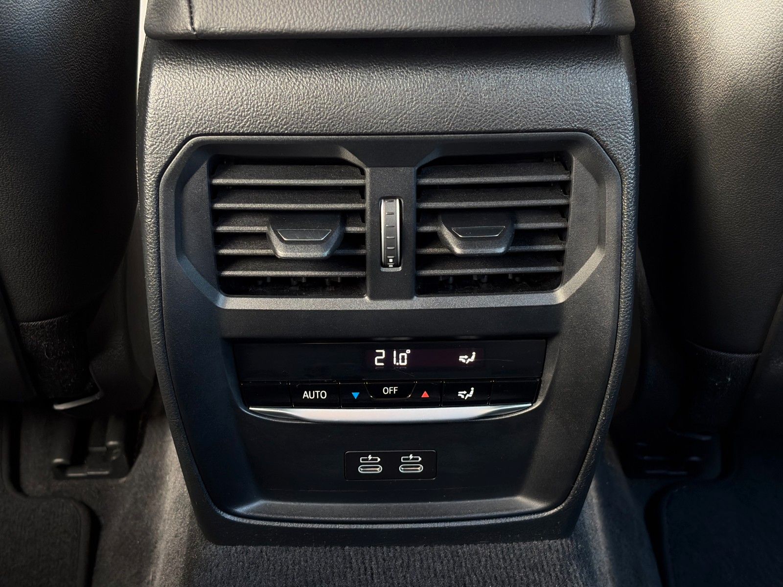 Fahrzeugabbildung BMW 330e Touring M Sport Alcan. Anthra. LC+ AHK H&K
