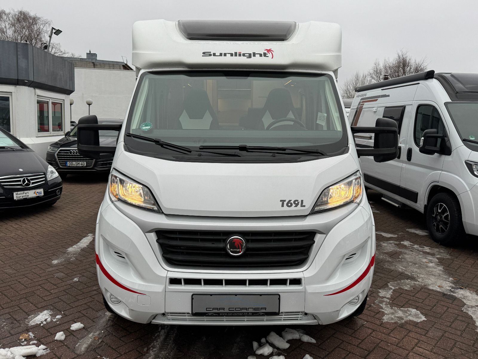 Fahrzeugabbildung Sunlight T69 L PANORAMA DACHKLIMA SAT NAVI QUEENSBETT WC+