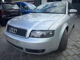 Audi A4 2.4 Avant S-LINE - Audi A4 aus 2004: Line