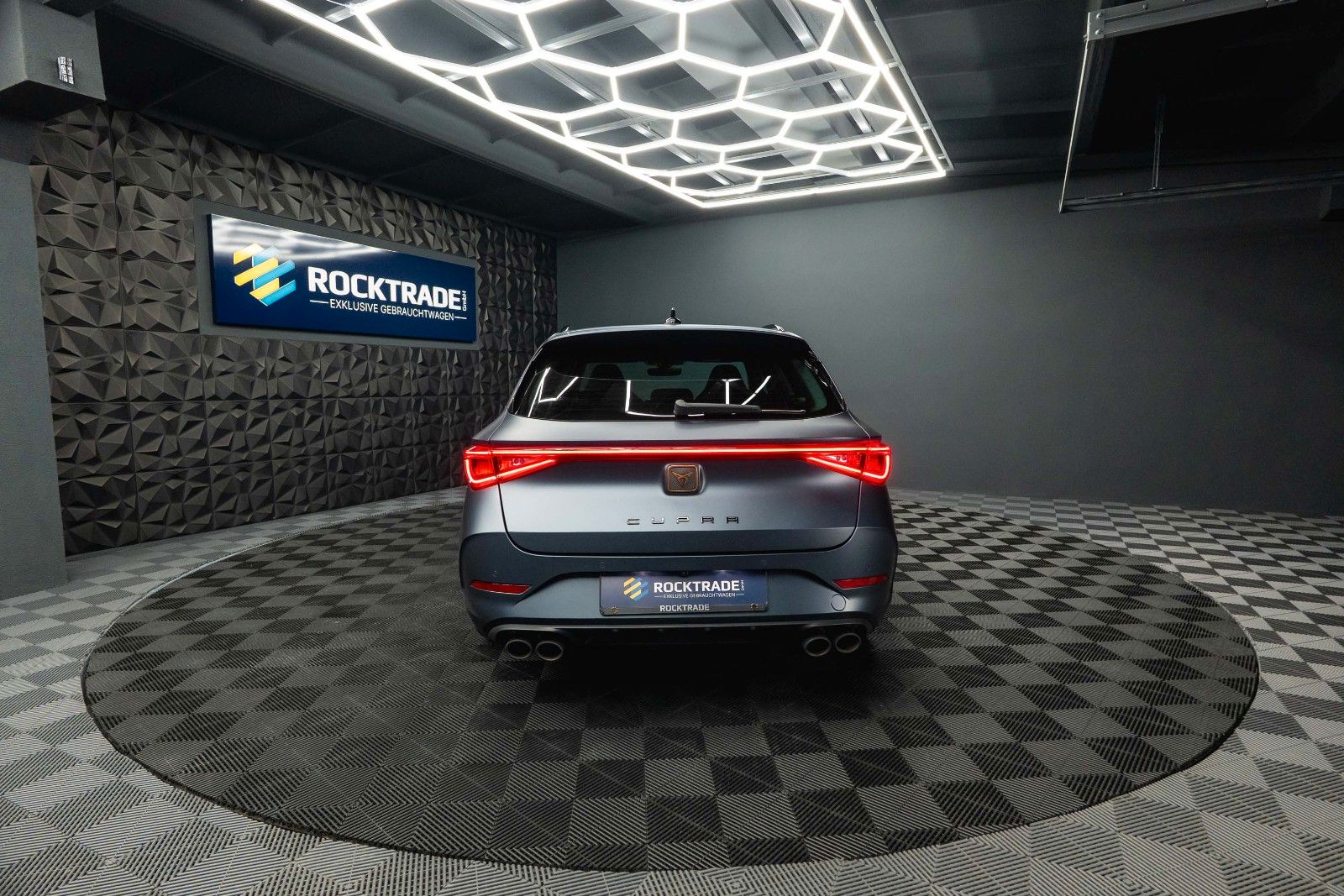 Fahrzeugabbildung CUPRA Leon Sportstourer VZ 4Drive | ACC | LED | DCC