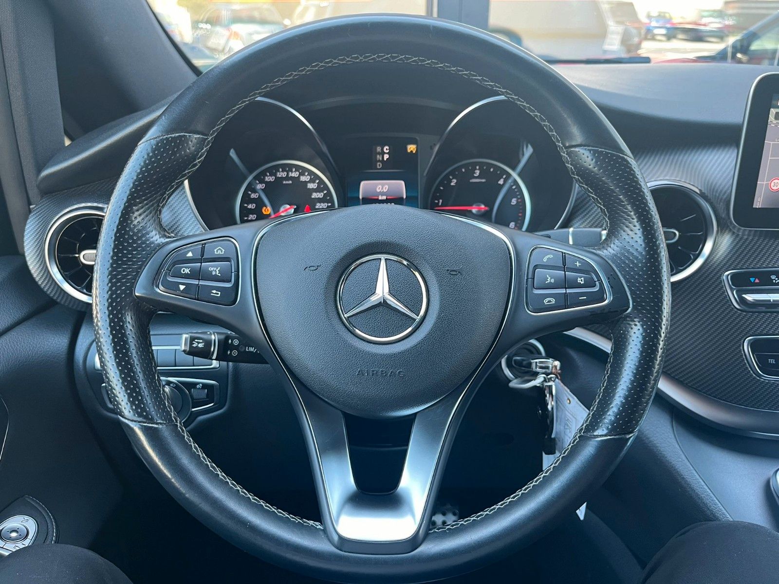 Fahrzeugabbildung Mercedes-Benz V 300d Avantgarde Edition 2020 4Matic Lang