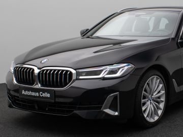 Fahrzeugabbildung BMW 530d Luxury Line Panorama Laser Kamera HUD HiFi