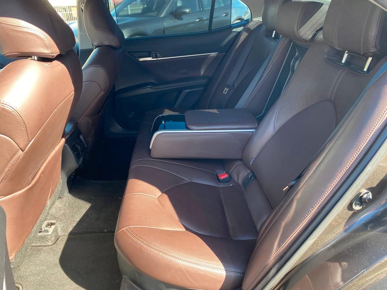 Toyota Camry Hybrid Executive Scheckheft 1.Hand