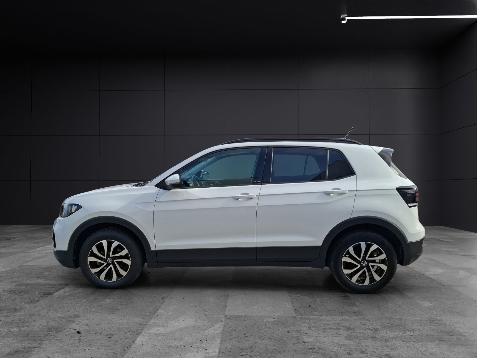 Fahrzeugabbildung Volkswagen T-Cross TSI Active Navi ACC PDC SH LM