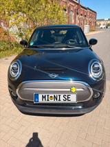 MINI Cooper SE Leder Glasdach HUD Navi Kamera LED HK - schwarze MINI Cooper SE