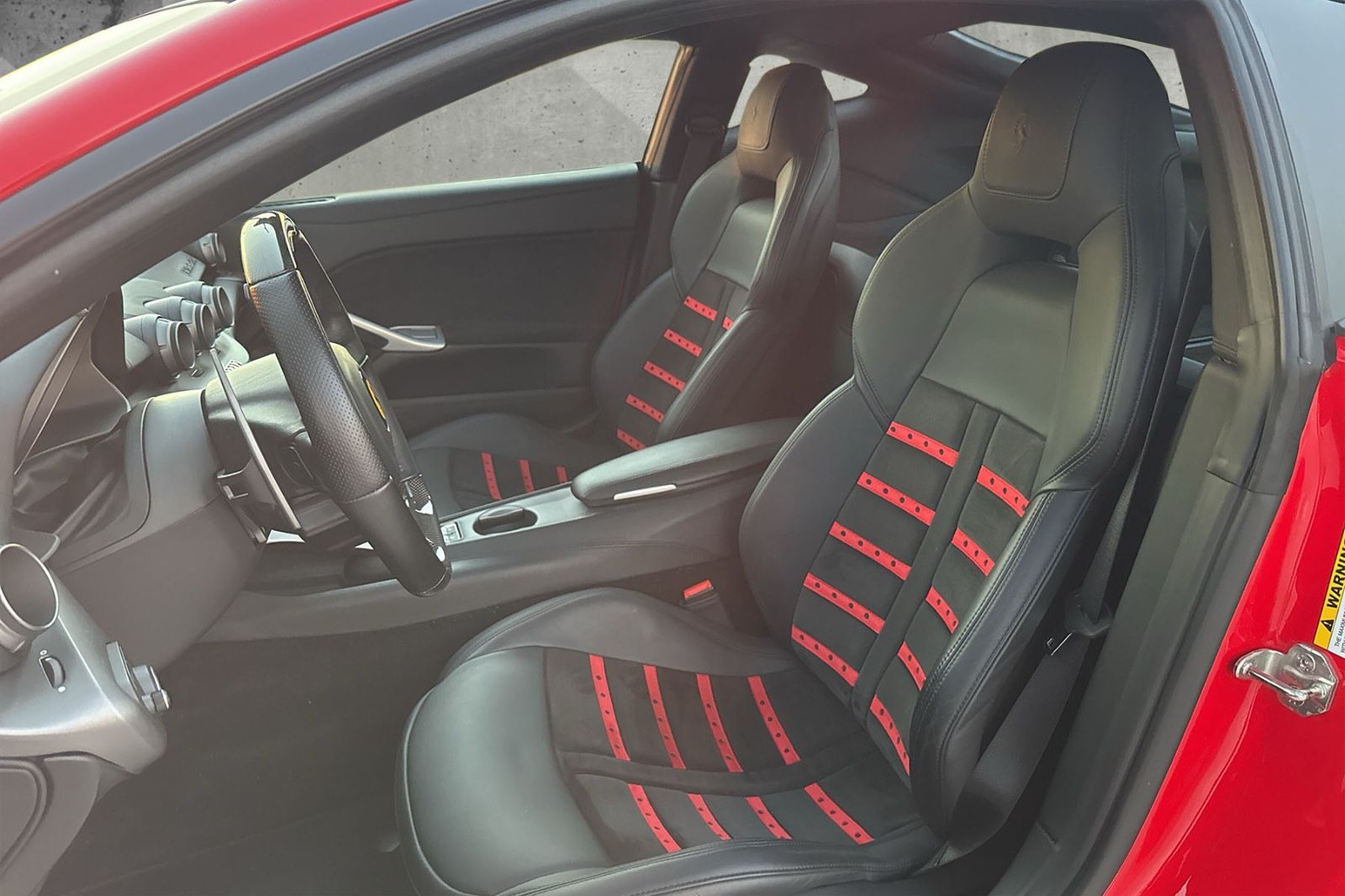 Fahrzeugabbildung Ferrari F12*Approved*Dt. Auto*LED Lenkrad*Daytona Sitz