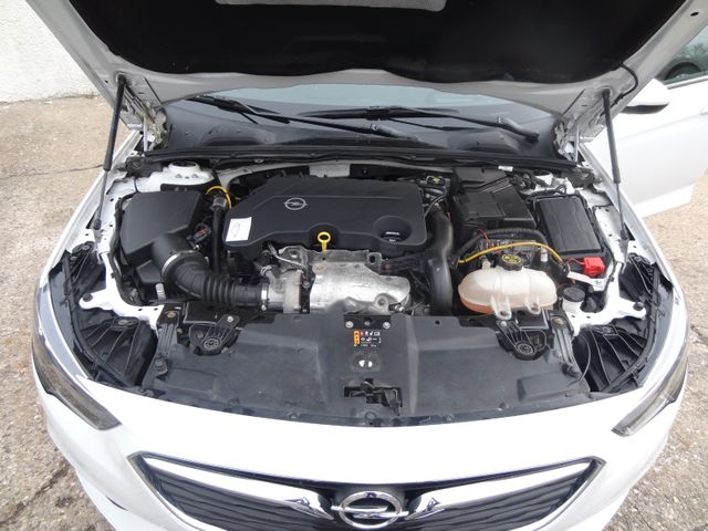 Fahrzeugabbildung Opel Insignia OPC-Line Super Optik/Innovation/OPC/4x4
