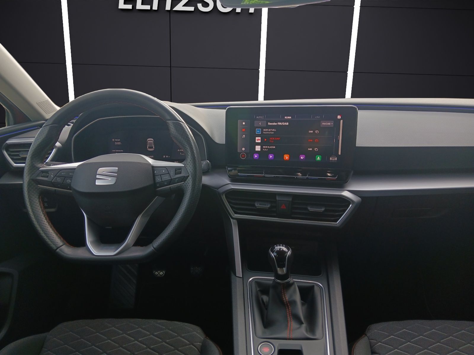 Fahrzeugabbildung SEAT Leon TSI FR-Line LED AHK GRA RFK LM