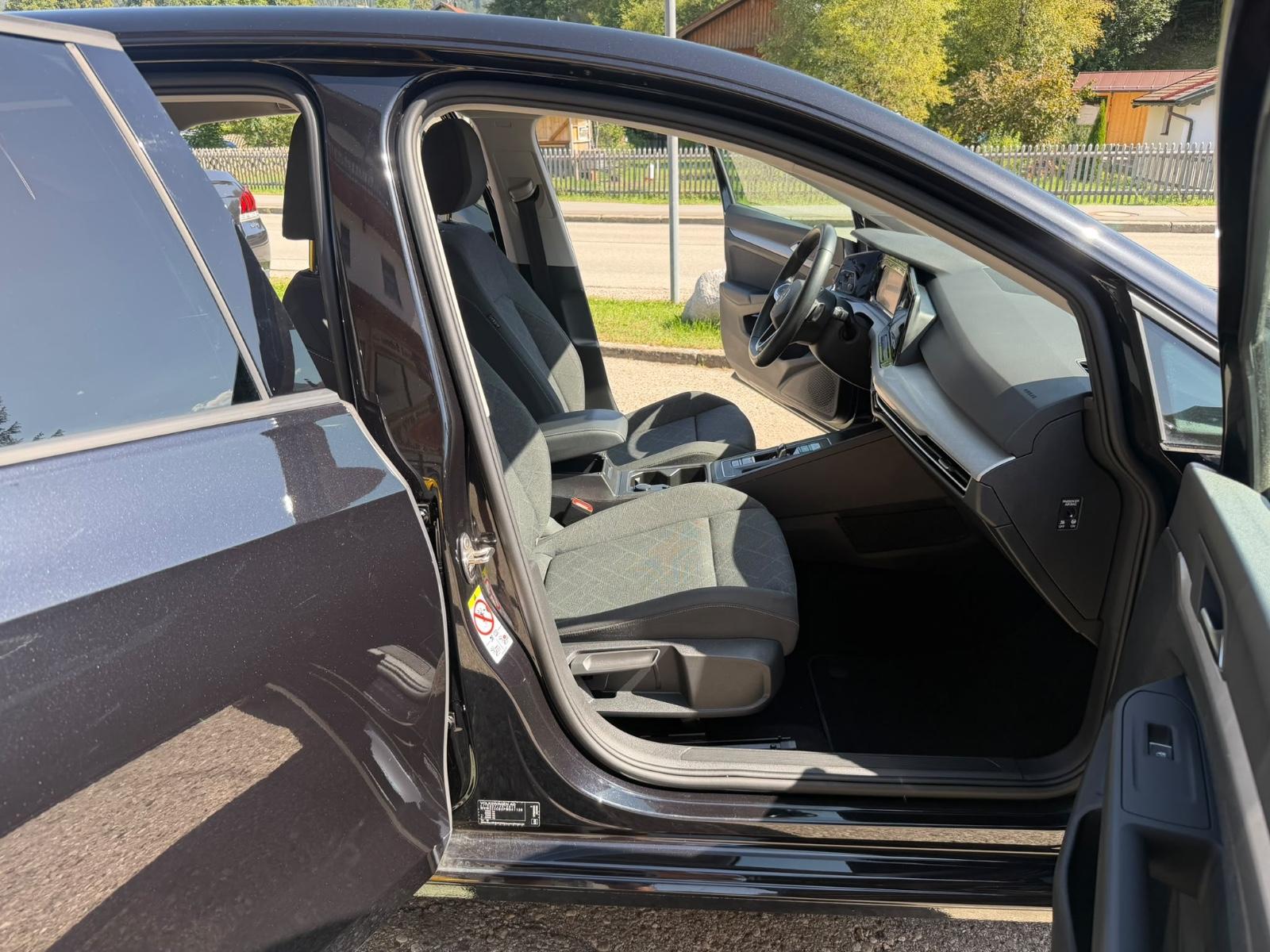 Volkswagen Golf VIII Limousine 2.0Ltr-85kW (116PS) TDI Life, миниатюра 30