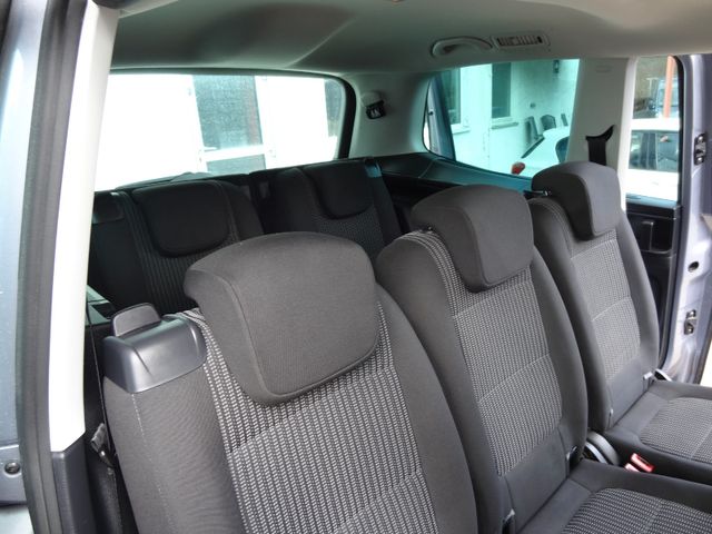 Fahrzeugabbildung Seat Alhambra Style/1.Hd/Pano/Navi/7-Sitzer/DSG/Xenon
