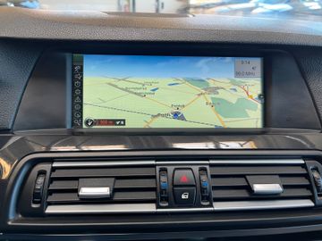 BMW 530 d xDrive *VOLLLEDER*NAVI*AHK*4-ZONEN KLIMA*