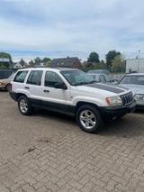 Jeep Grand Cherokee - Jeep Grand Cherokee aus 2000: Allradantrieb