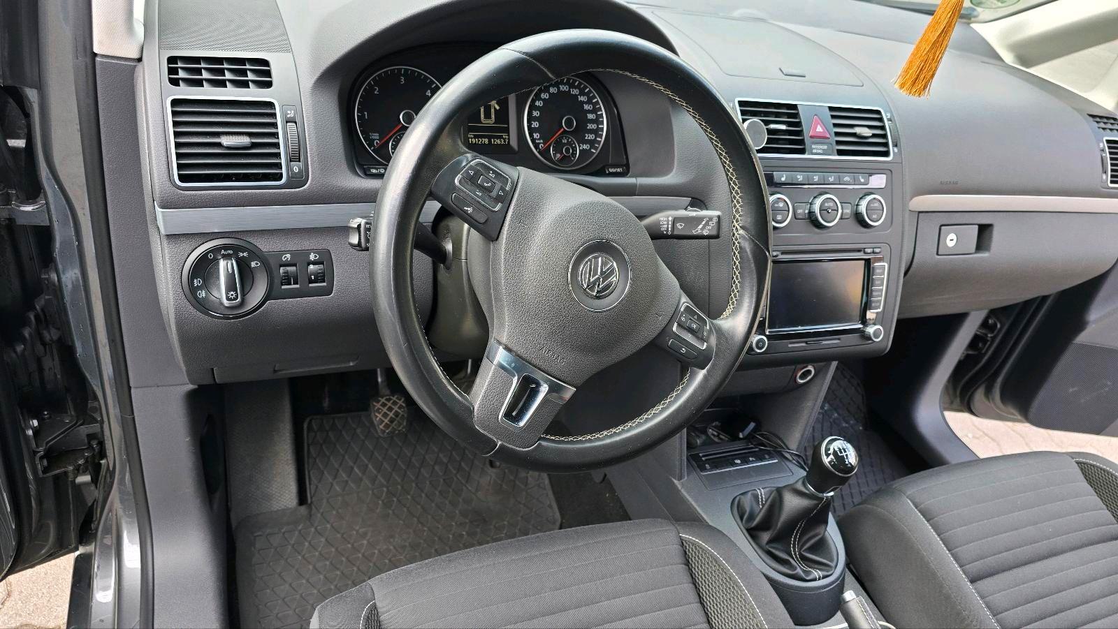 Volkswagen Touran 2015 — photo 5