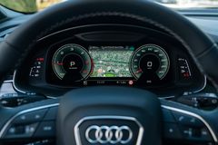 AUDI Q7 TDI / S LINE/ 22"/ ADVANCED/ PANO/ 7 SITZE AUDI Q7 TDI / S LINE/ 22"/ ADVANCED/ PANO/ 7 SITZE