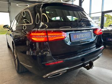 Mercedes-Benz E 350 *BURMESTER*KEYLES*PANO*AHK*ACC*StandHZ*