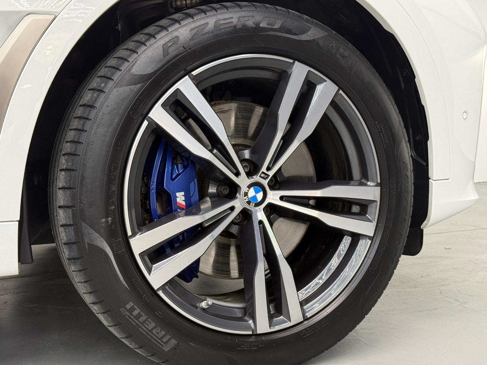 BMW X7 M50i xDrive V8 2.HD*PANO*ACC*HEAD-UP*H/K*LUF