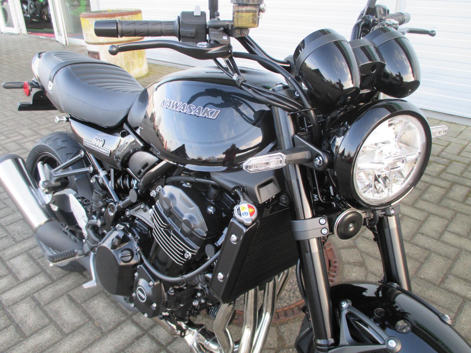 Kawasaki Z900RS BLACK BALL