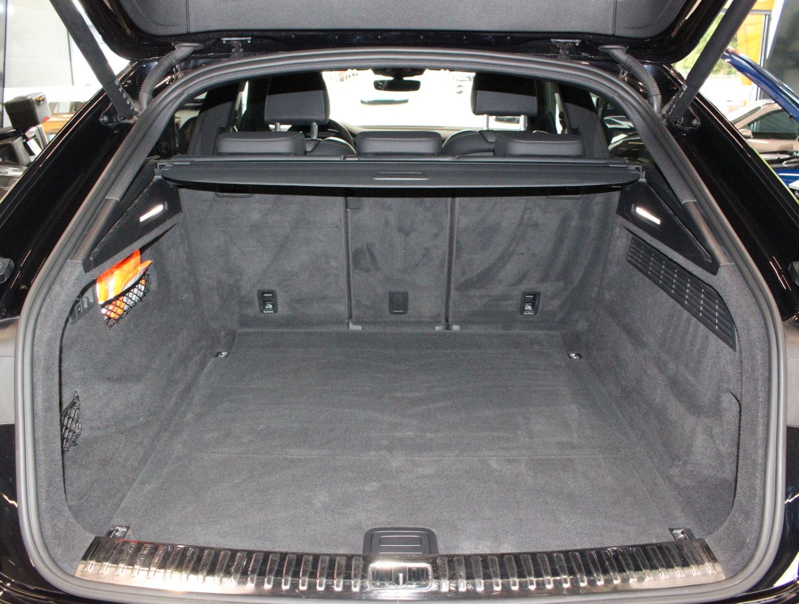 Fahrzeugabbildung Audi Q8 50 TDI quattro S Line Edition All Black+VOLL