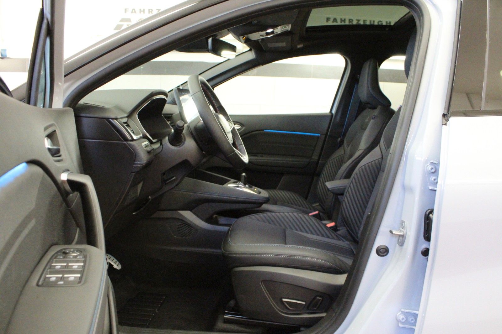 Fahrzeugabbildung Renault Captur Full Hybrid 160 E-Tech Esprit Alpine