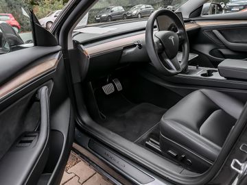 Tesla Model 3 Basis RWD Kamera Autopilot Panoramad.