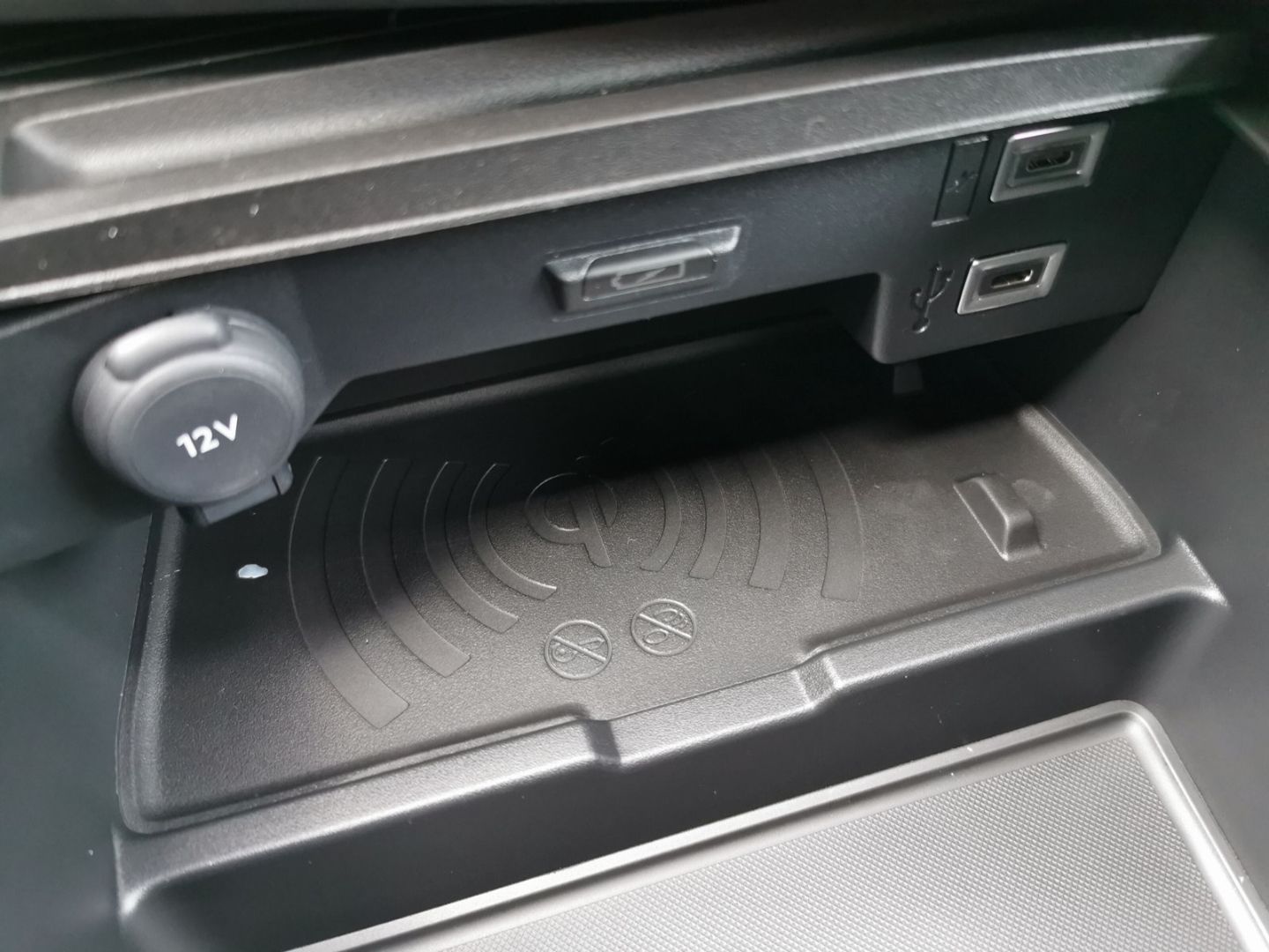 Fahrzeugabbildung Opel Astra Ultimate HUD Panorama Navi Memory Sitz SHZ