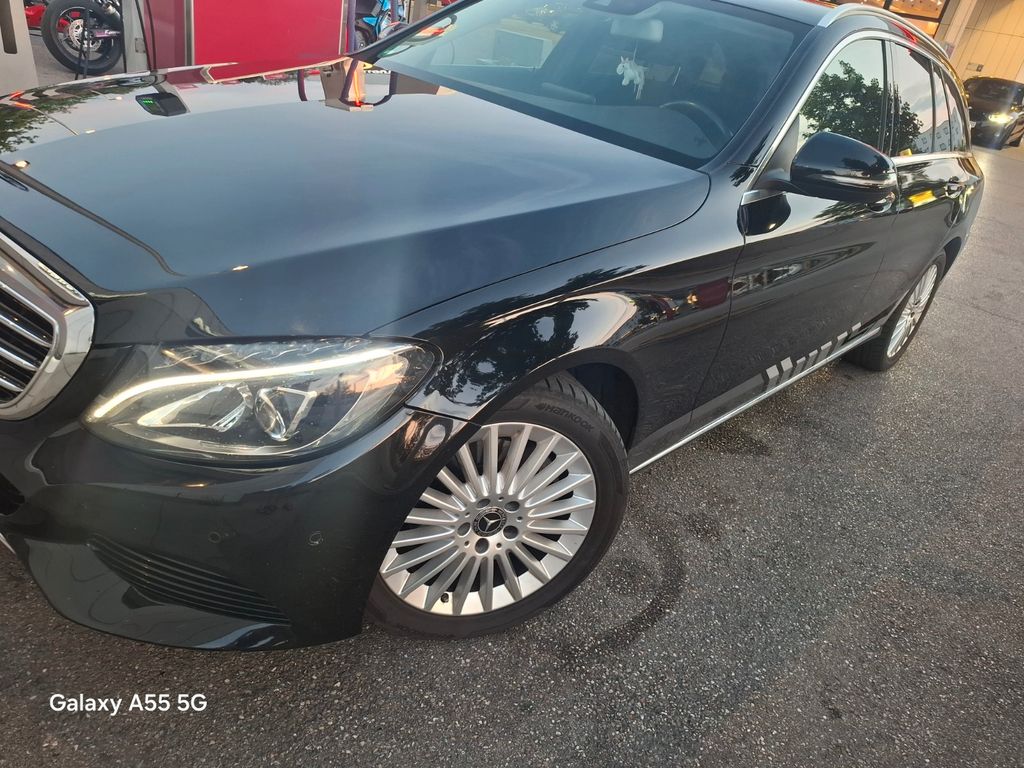 Image of Mercedes-Benz C 200