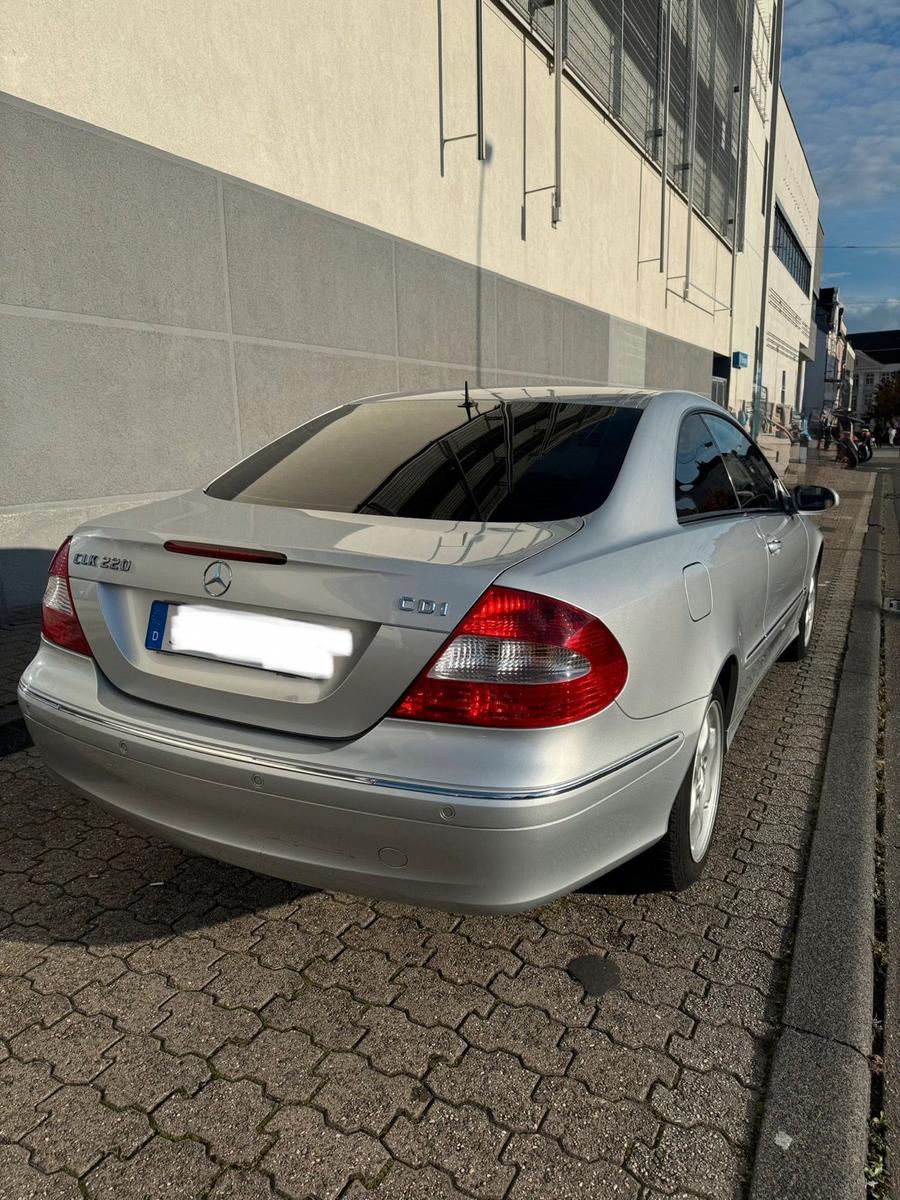 Mercedes-Benz CLK 220