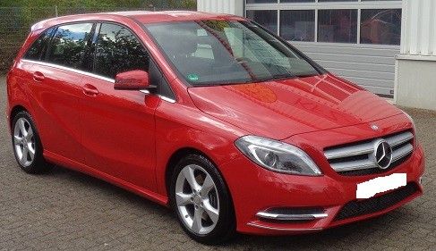 MERCEDES-BENZ B 250 DCT Urban*AHK*Navi*LED*Xenon*Park-Asisst+
