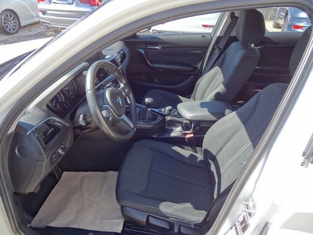 Fahrzeugabbildung BMW 118i/1.Hand/18-Zoll/PDC/57TKM/SitzH/Top-Zustand/