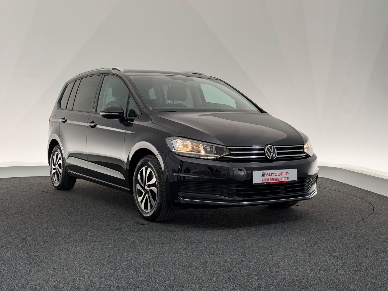 Gebrauchtwagen Volkswagen Touran Touran 1.5 TSI*ACTIVE*7 STZ-PANO-ACC-R.KAM-TOT.W in Horb am Neckar