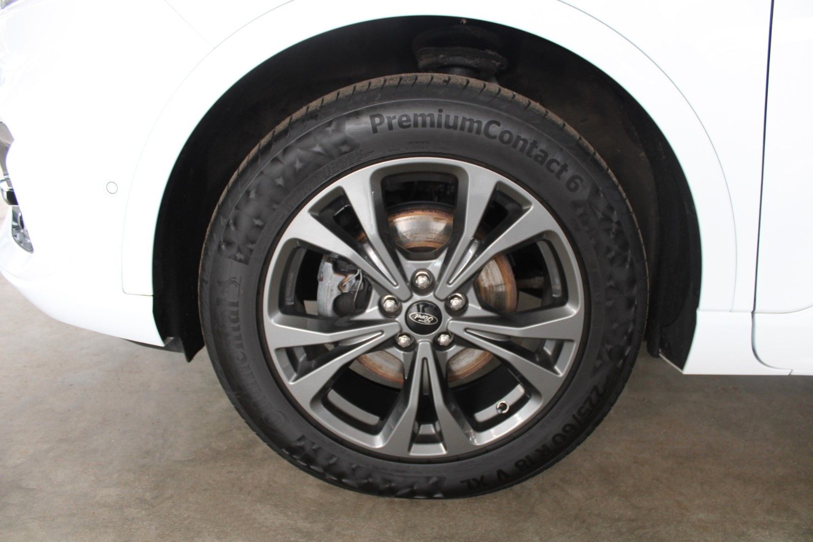 Fahrzeugabbildung Ford Kuga ST-Line X Automatik LED ACC 2xCam WinterPak