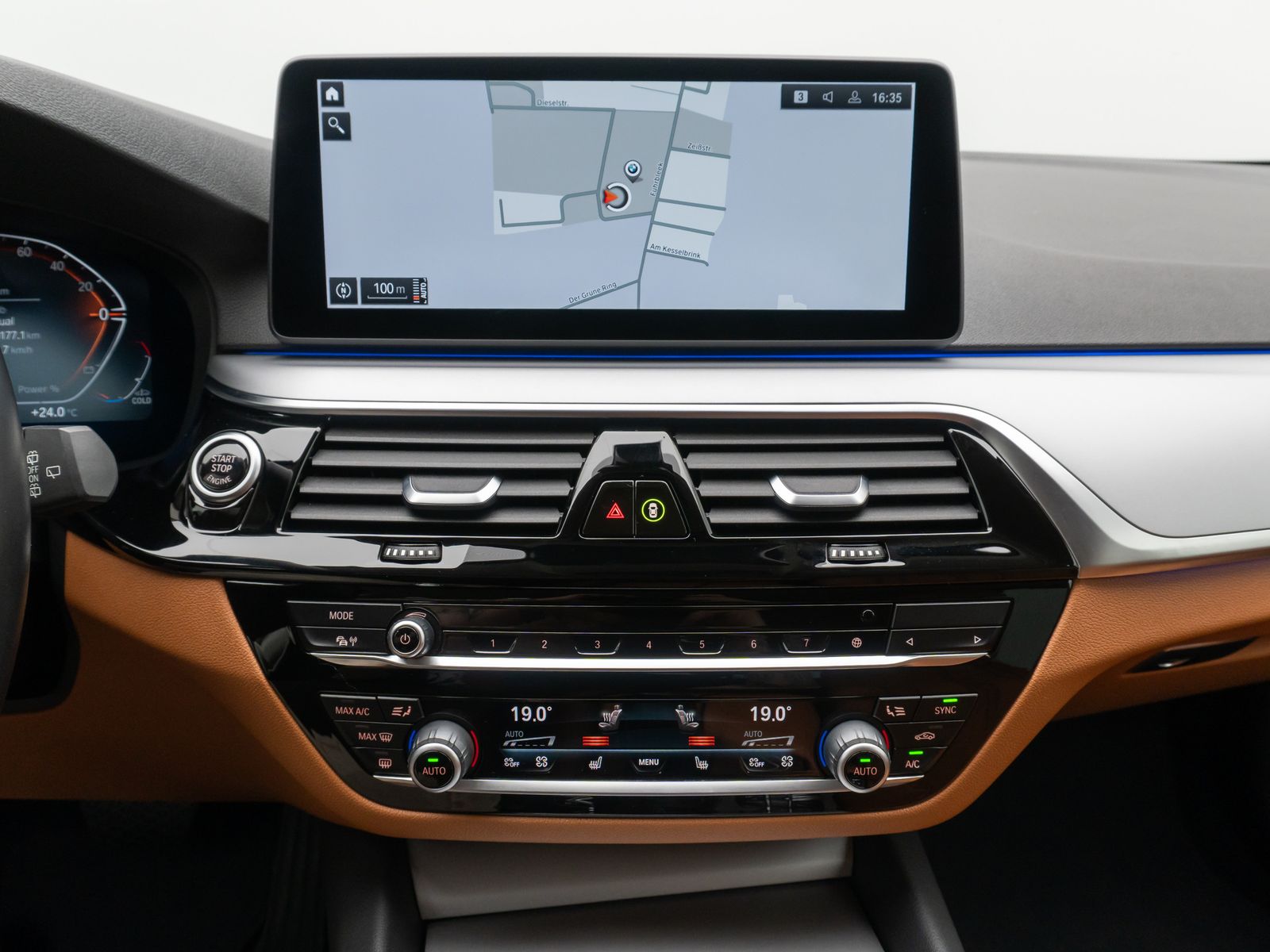 Fahrzeugabbildung BMW 520d xD DAB Kamera HUD Laser H/K Leder Komfort