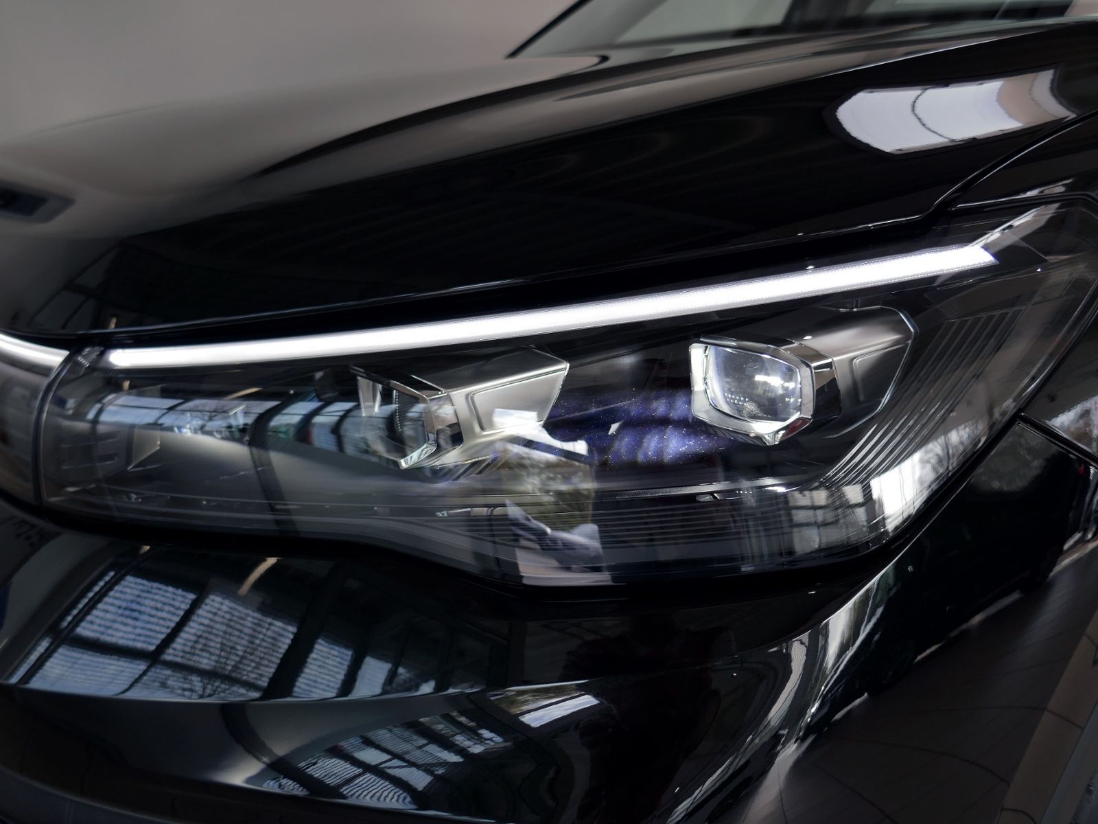 Fahrzeugabbildung Volkswagen Tiguan Life 1.5 eTSI DSG | LED AHK RFK ACC