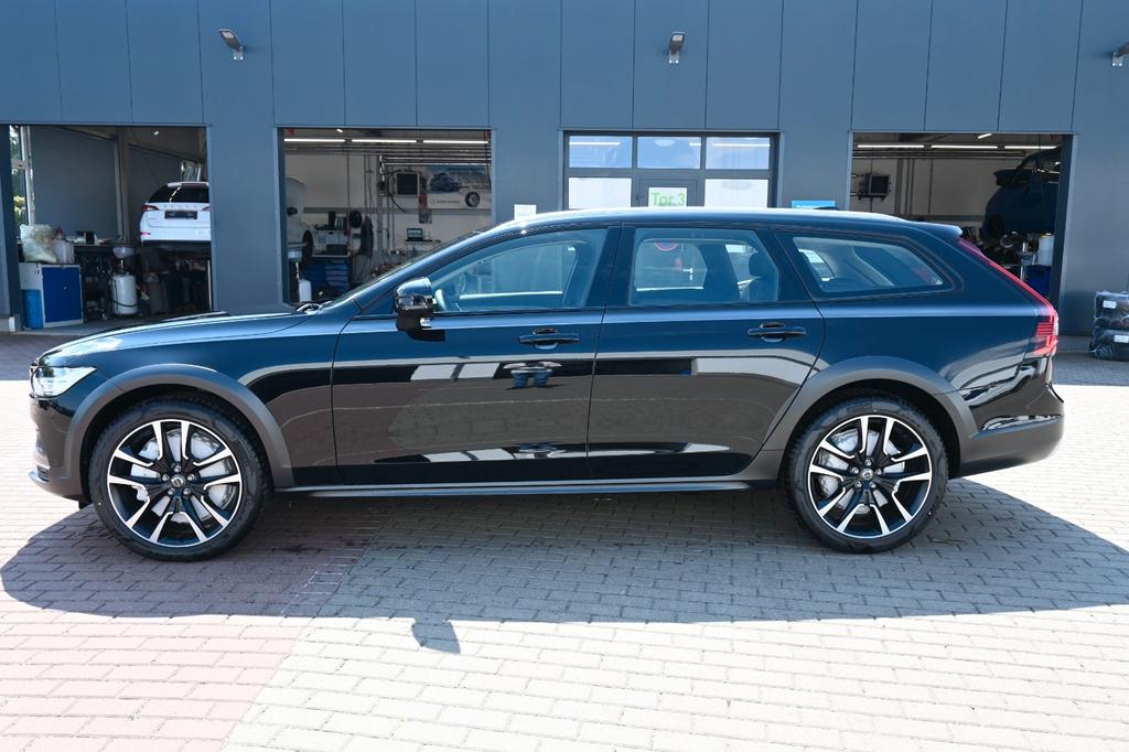 Volvo V90 Cross Country