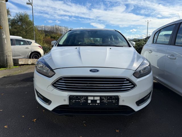 Ford Focus 2.0D Turnier Titanium *AUTOMATIK,SHZ,TOP*