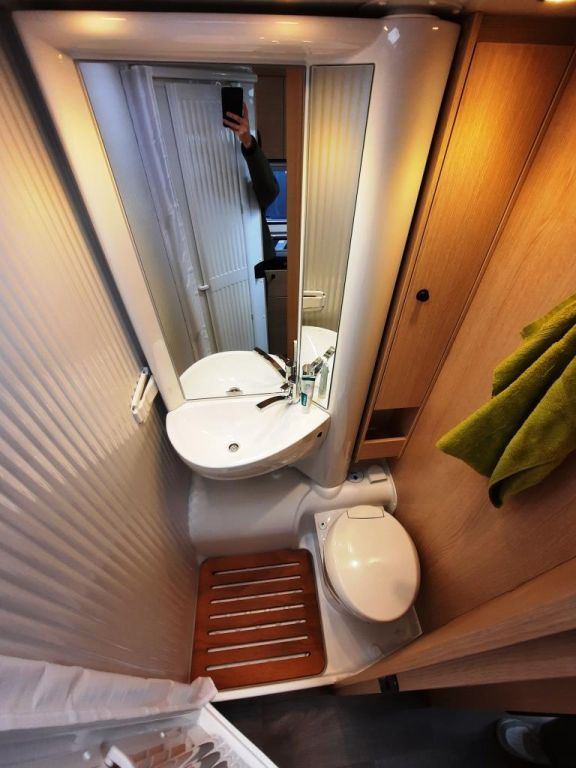 Fahrzeug Übersicht 15 Fahrzeugabbildung Sunlight V 69 Verfüg./Sparen Sie 8.777,- €