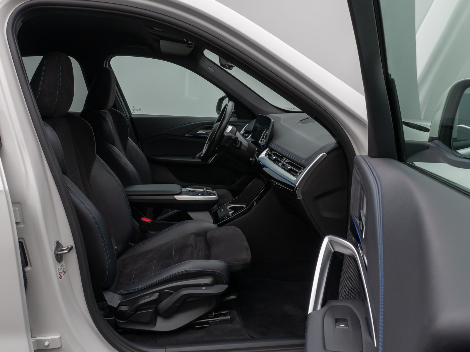 Fahrzeugabbildung BMW iX1 xD30  M Sport Kamera DAB Fernlichtassist AHK