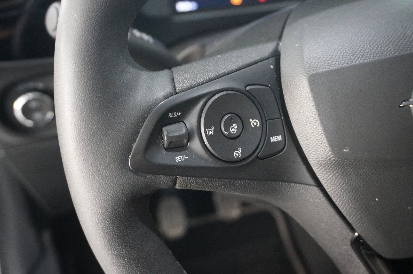 Fahrzeugabbildung Opel Corsa F 1.2 FACELIFT NAVI/LED/KAMERA/VIRTU./DAB+