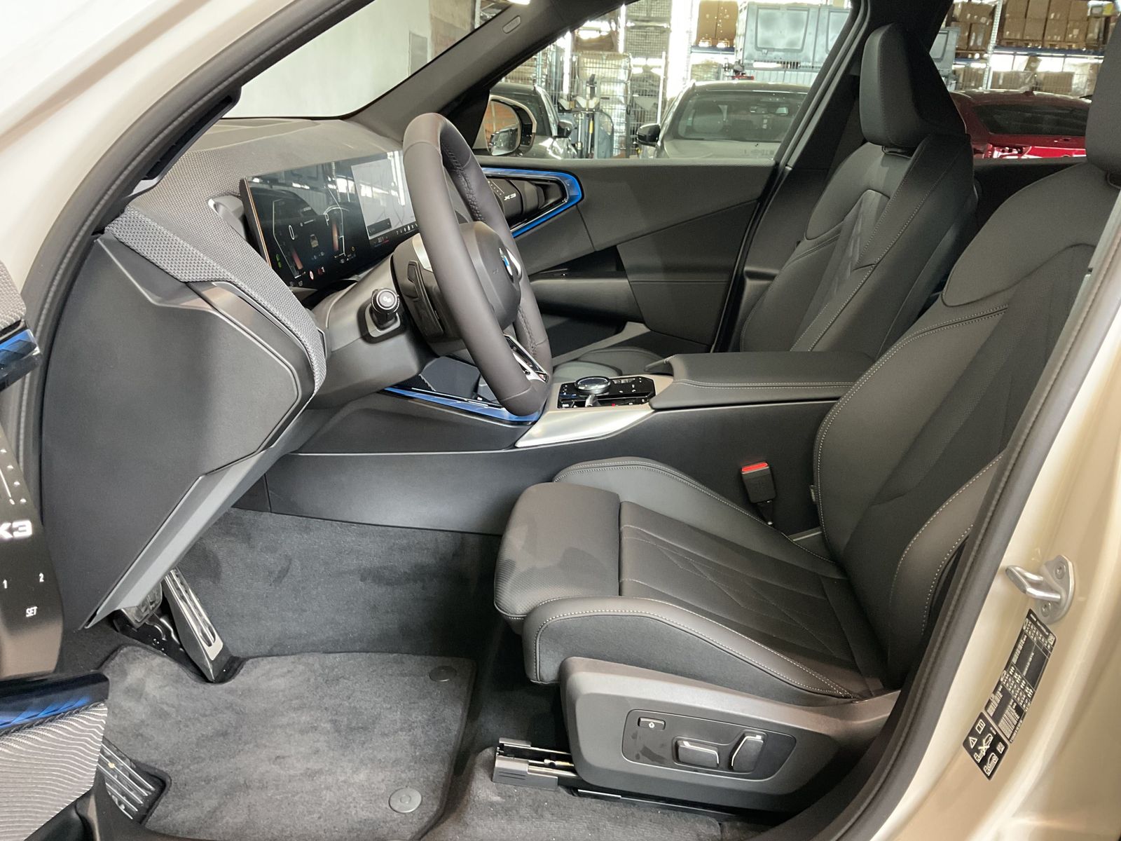 Fahrzeugabbildung BMW X3 20 xDrive 19" LMR, AHK, Standheizung DAB