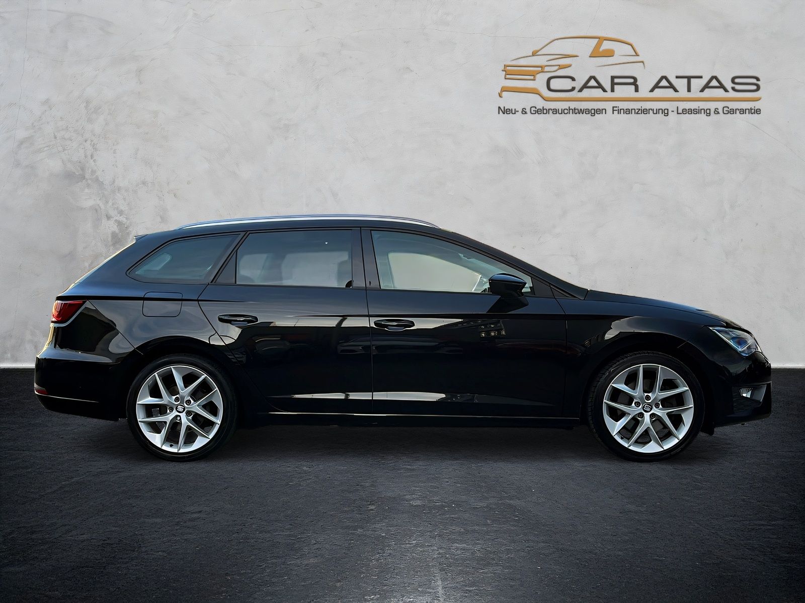 Fahrzeugabbildung SEAT Leon 2.0 TDI ST FR DSG NAVI PANO LED TEMPOMAT