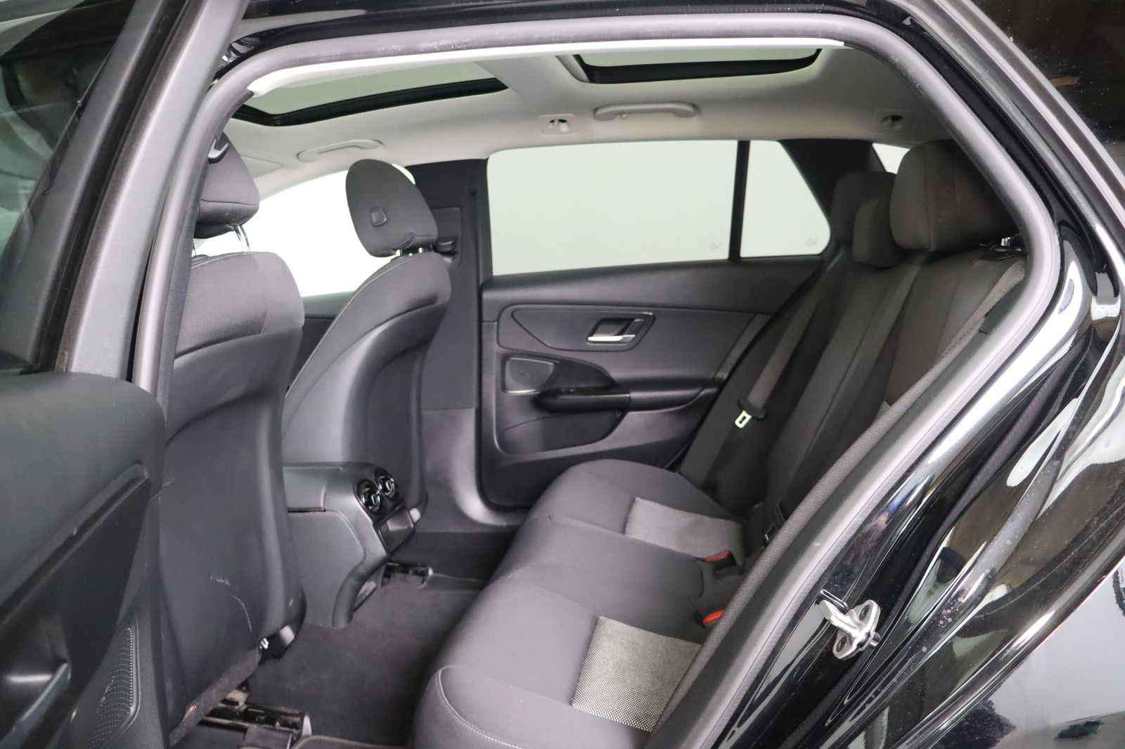 Fahrzeugabbildung Mercedes-Benz C 300 T d Avantgarde * Navi * LED * Sitzhzg.