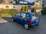 Opel Corsa B Automatik Schiebedach Oldtimer - Opel Corsa aus 1996: B