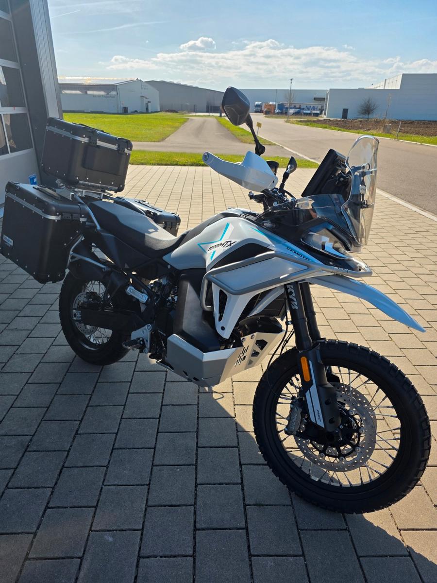 CFMOTO 1000 MT-X inkl. Kofferset, Motorschutz & Bügel