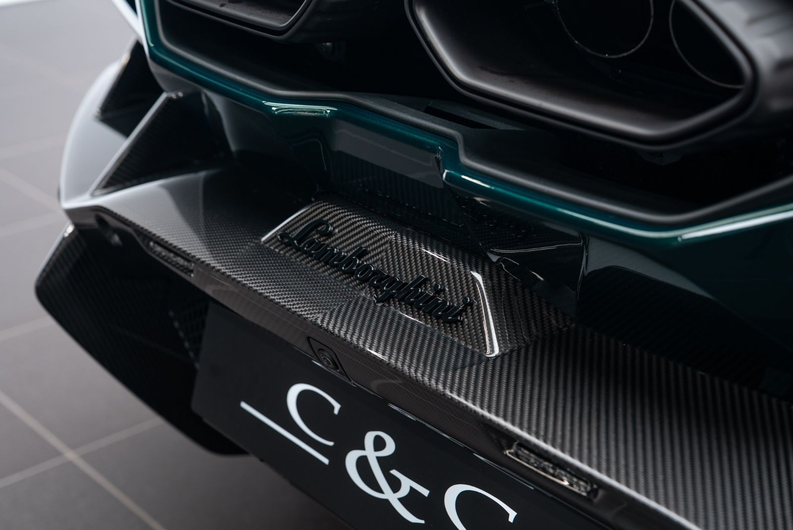 Fahrzeugabbildung Lamborghini Revuelto FULL CARBON/LIFT/PASSENGER/MY 26