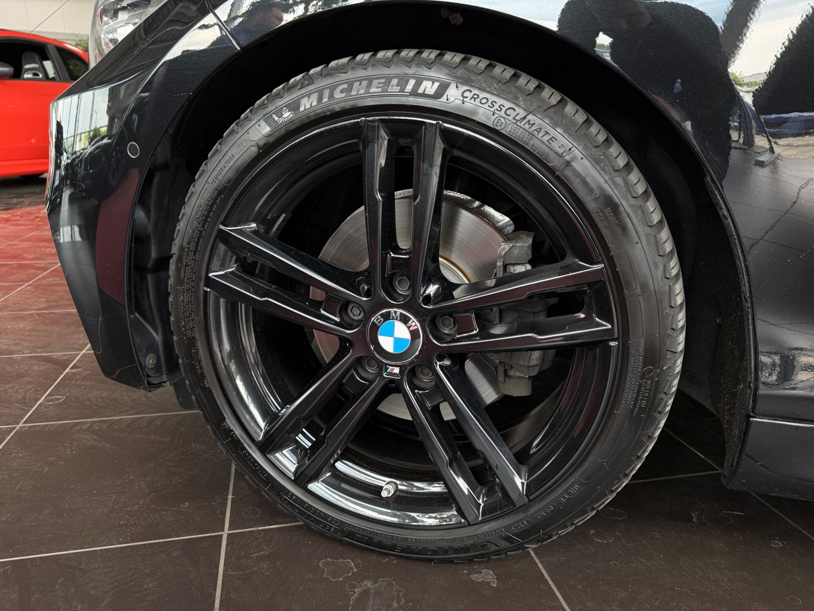 Fahrzeugabbildung BMW 220i Cabrio M Sport H/K LED NAV PDC SHZ 18"