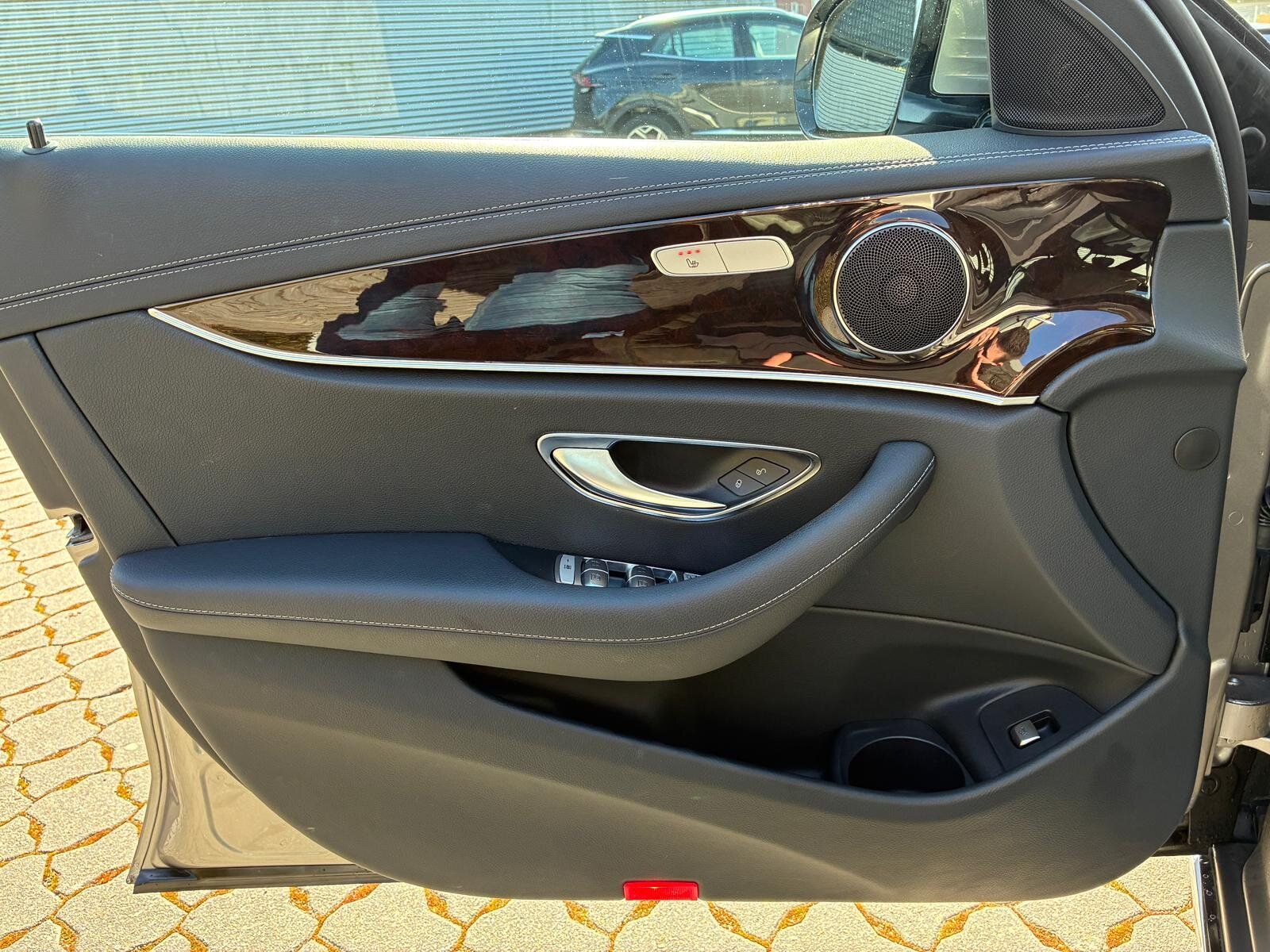 Mercedes-Benz E 220d Exclusive MBUX/Widescreen/LED/RFK/Ambient foto 4